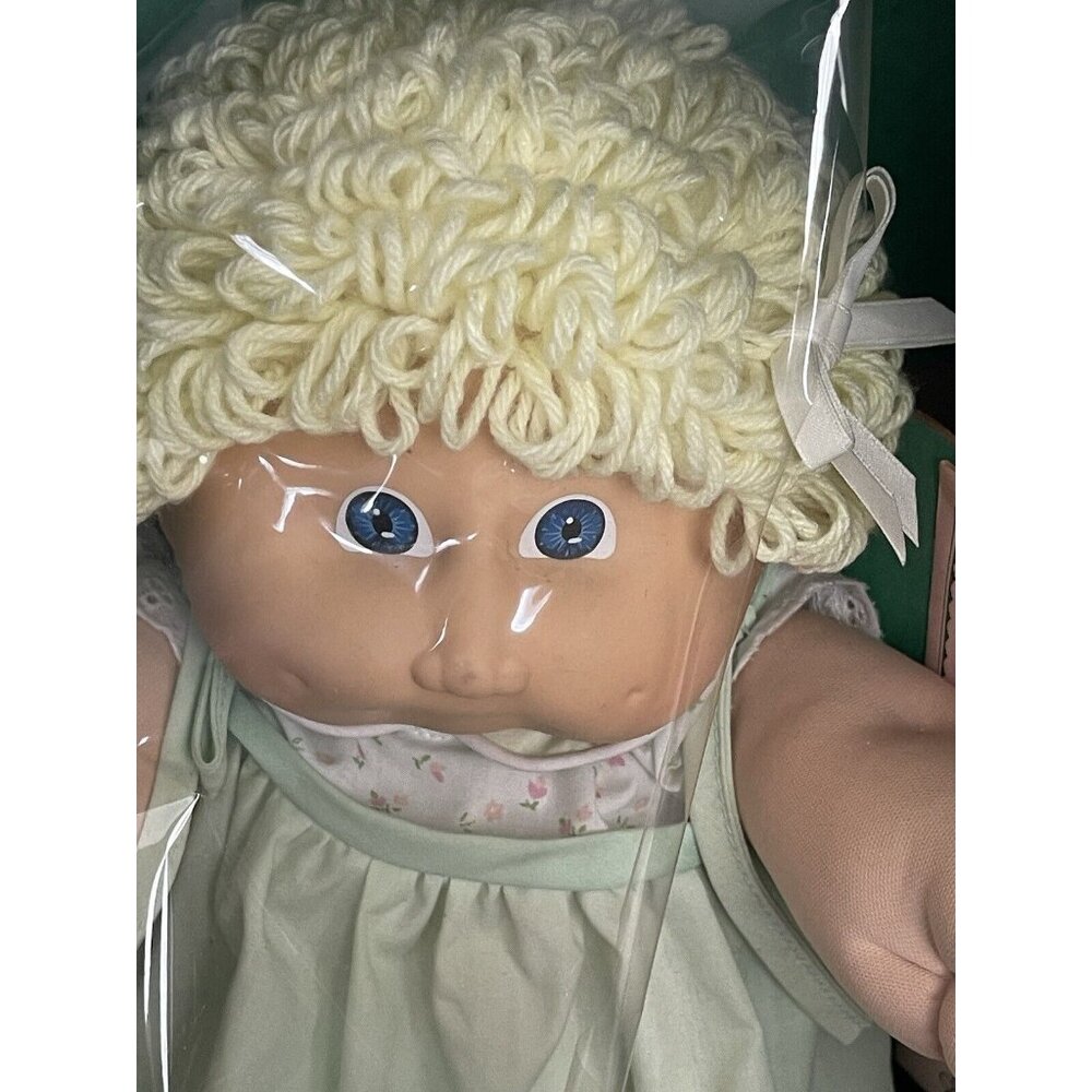 Cabbage Patch Kids 1985‎ Girl Blonde Hair Blue Eyes Damaged Box